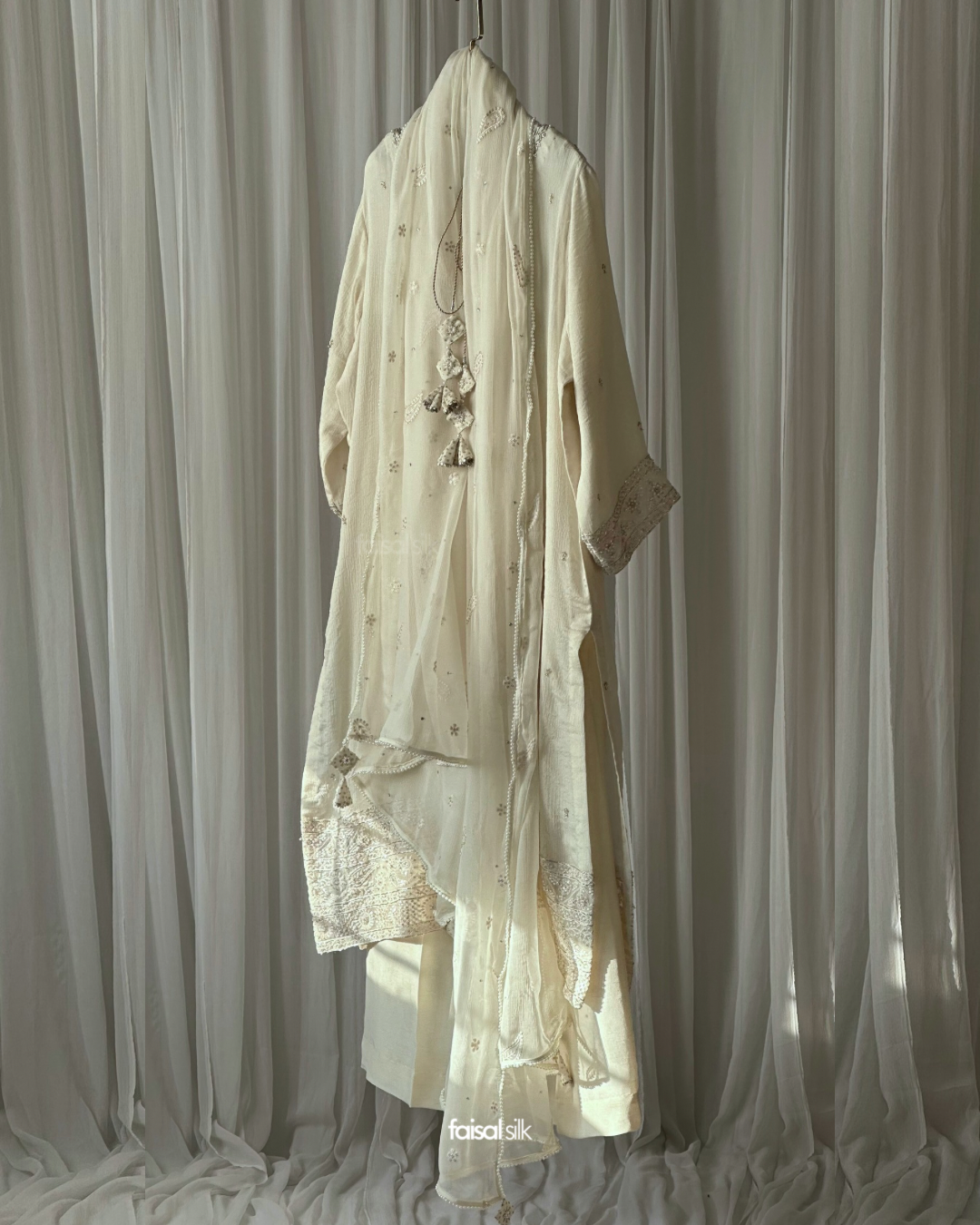 Dariyaa Dilii - Pearled Ivory