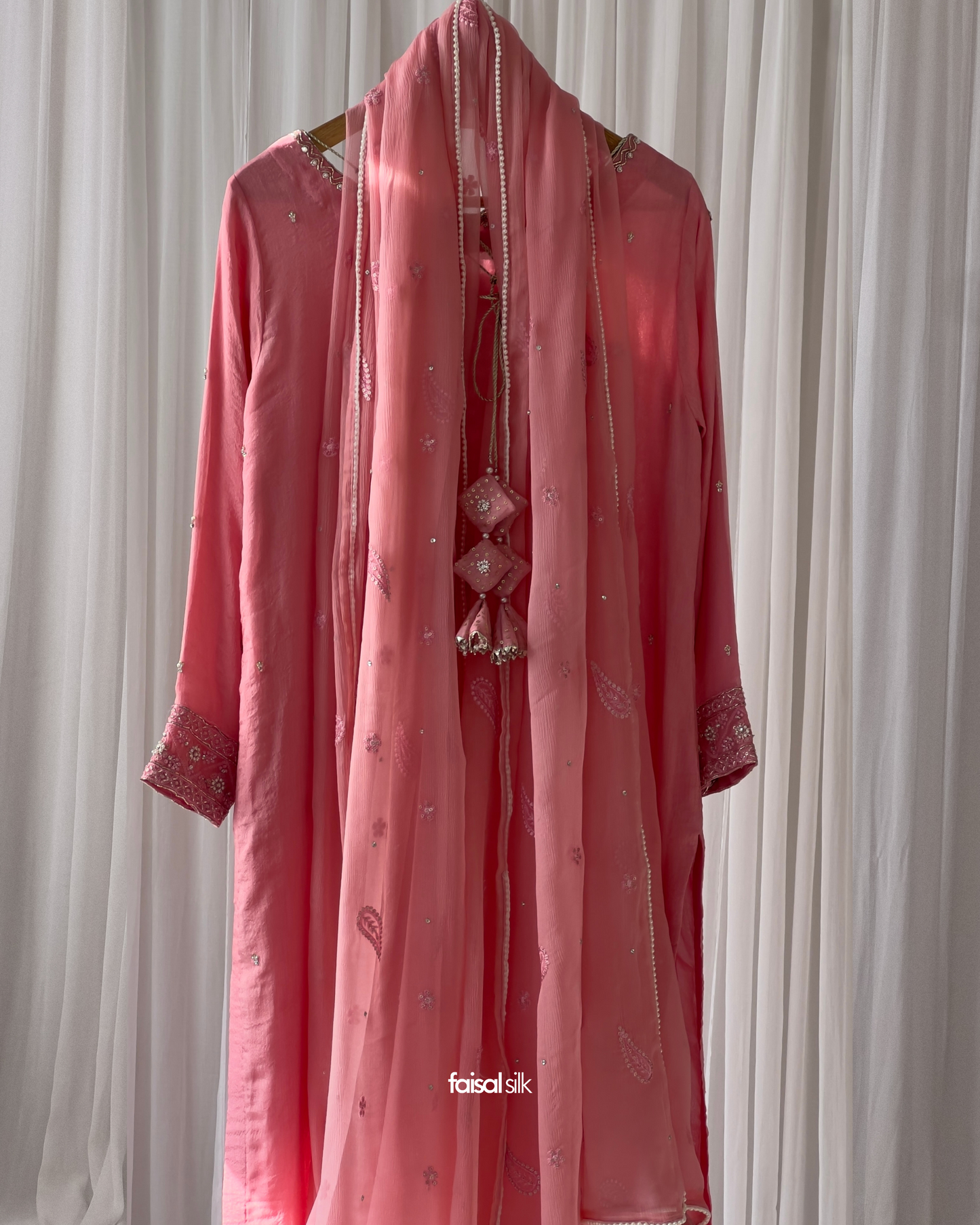 Dariyaa Dilii - Peony