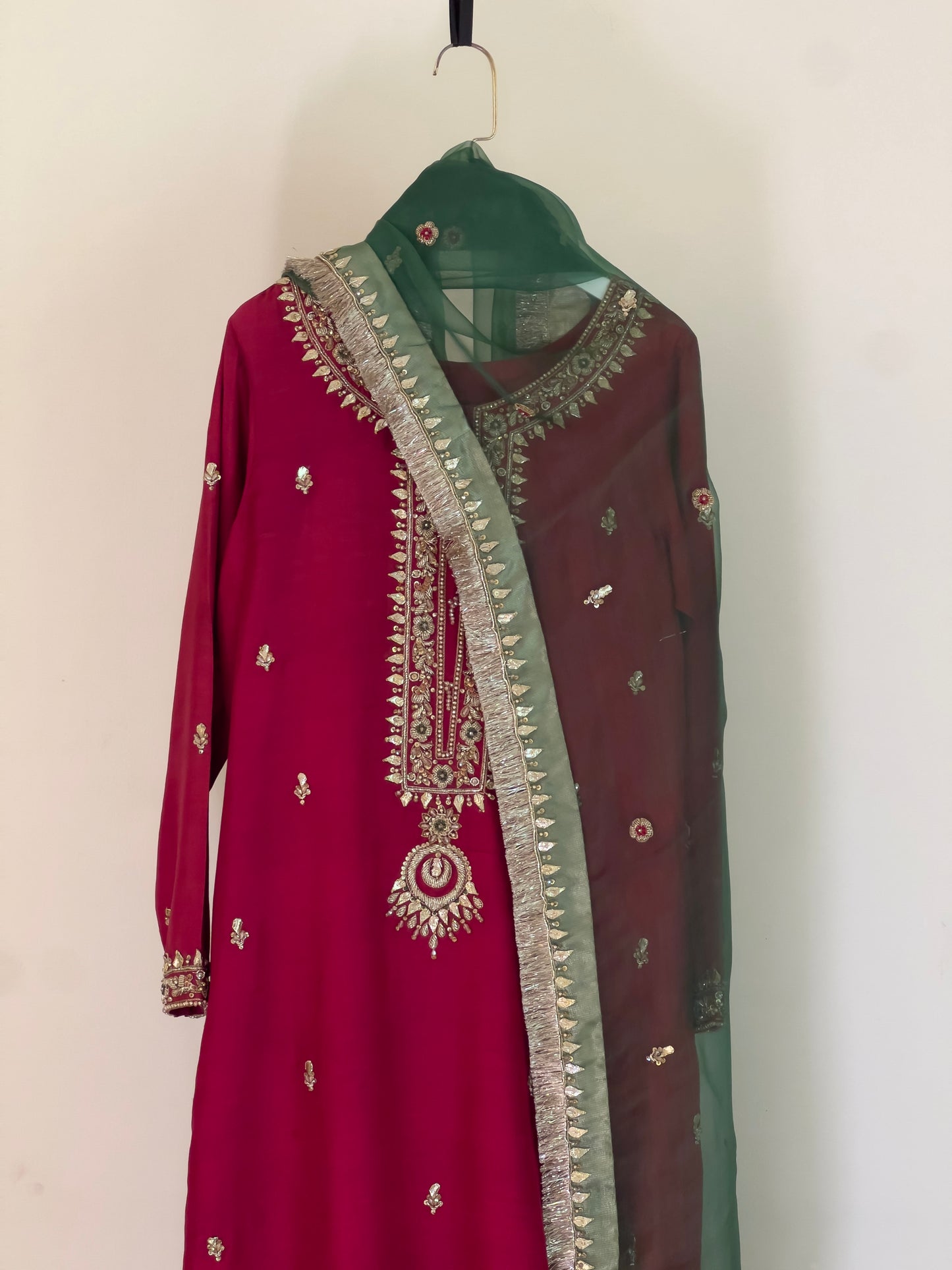 Hazuri Bagh - Haute Red