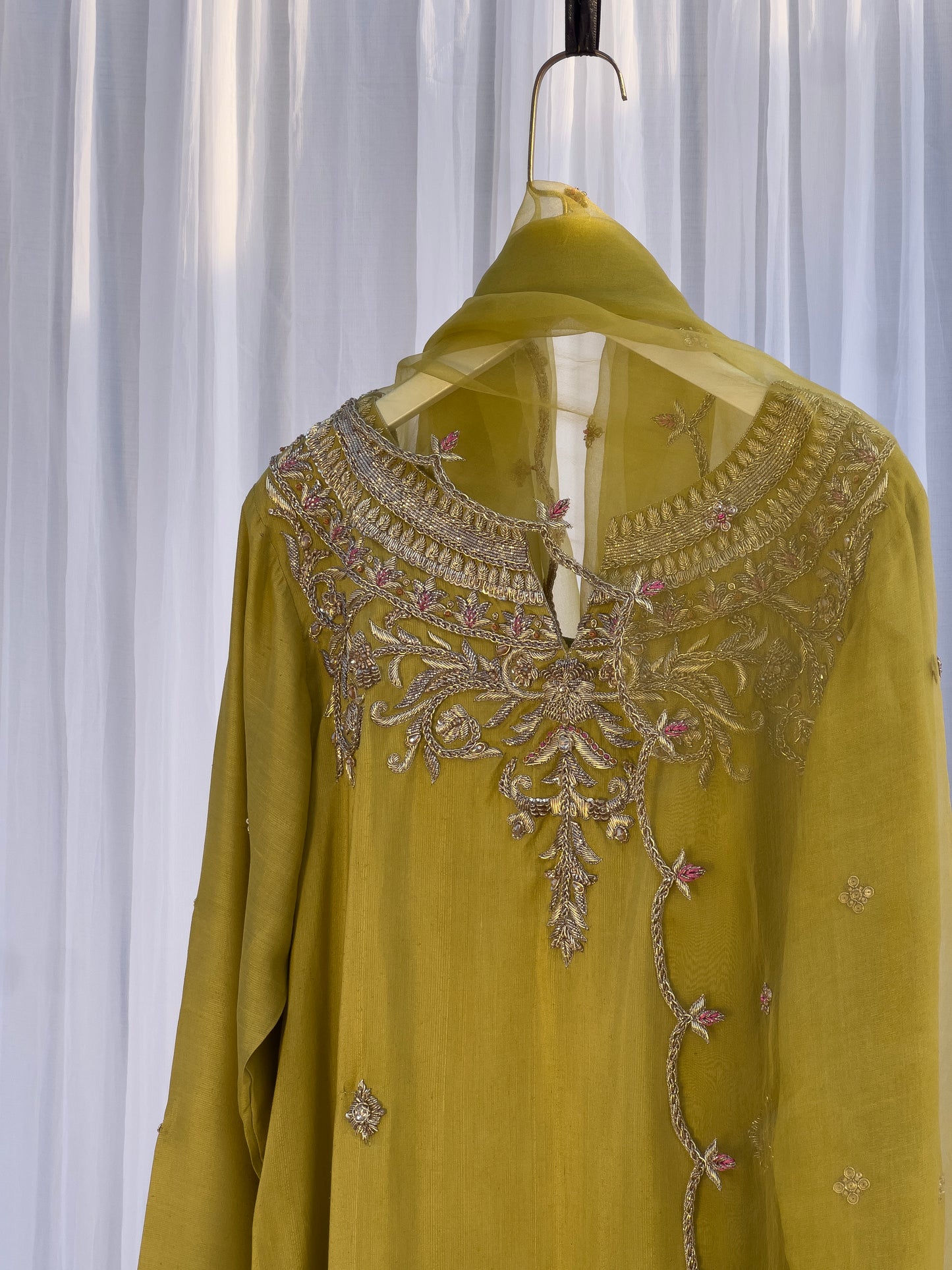 Hazuri Bagh - Oil Yellow