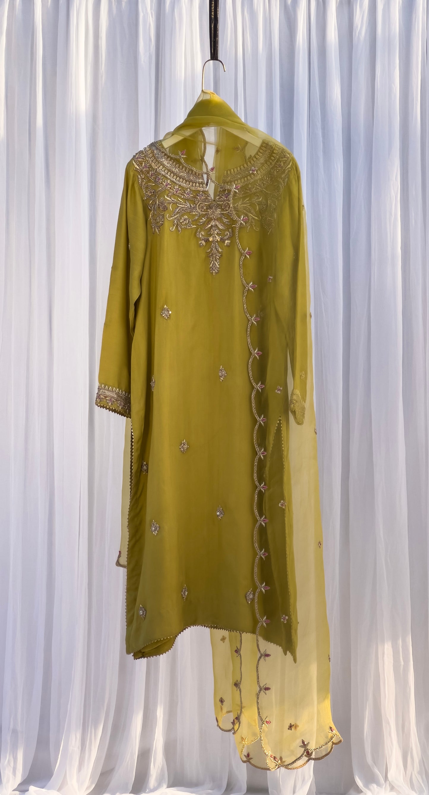 Hazuri Bagh - Oil Yellow