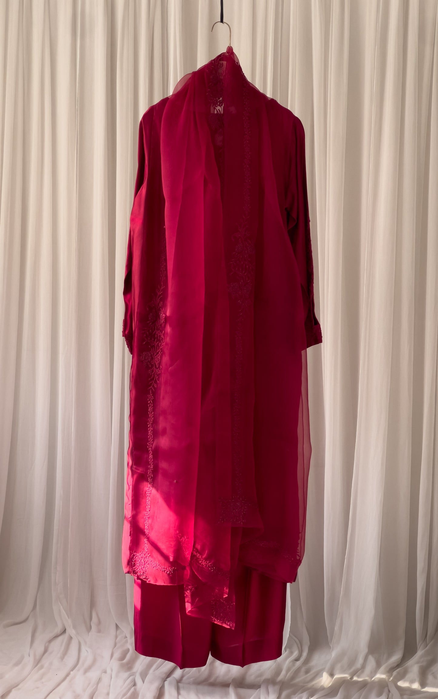 Khanom - Persian Red