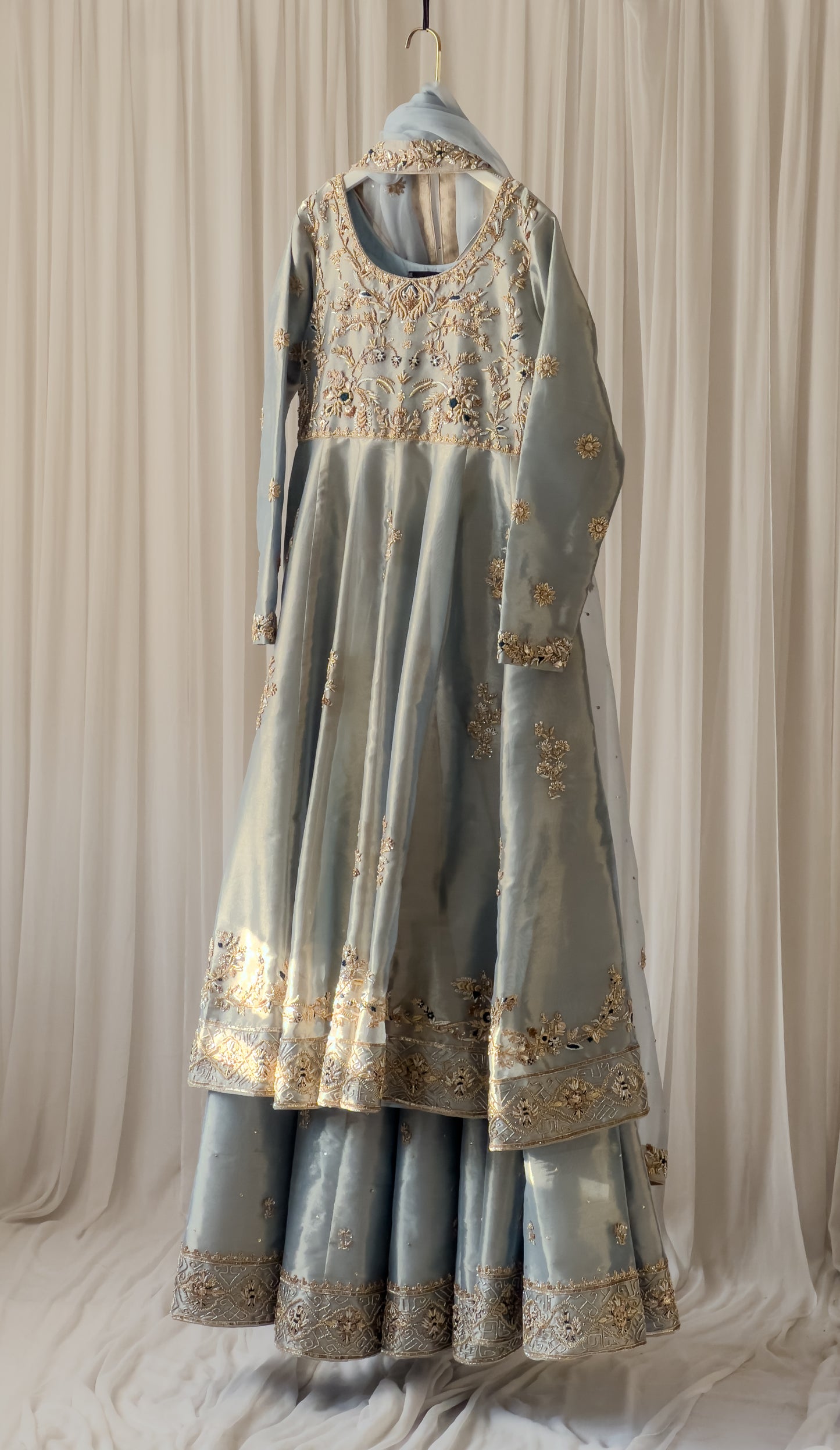 Deed Nagar - Metallic Blue