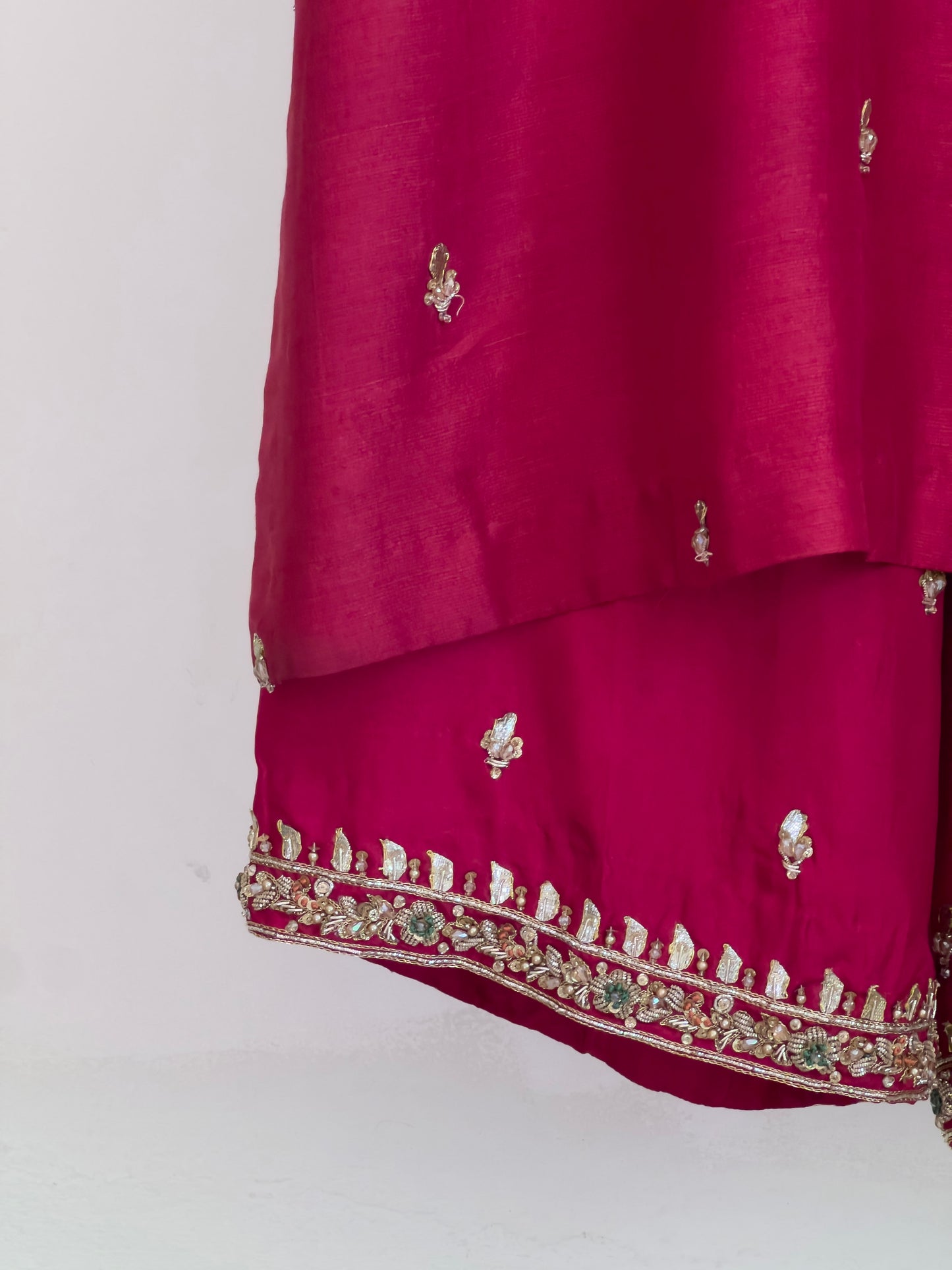 Hazuri Bagh - Haute Red