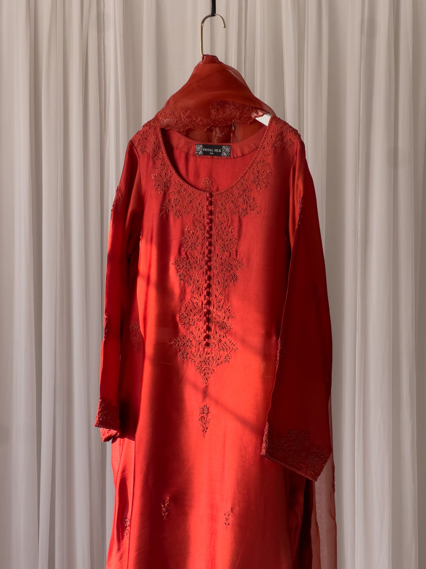 Khanom - Red Clay