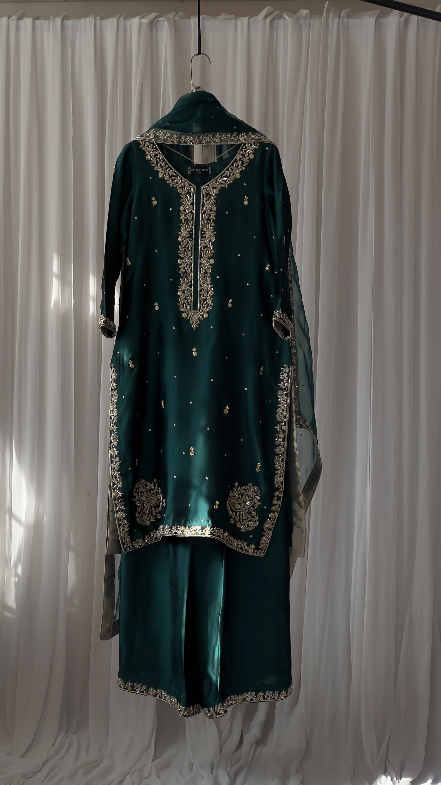 Parneet - Deep Emerald